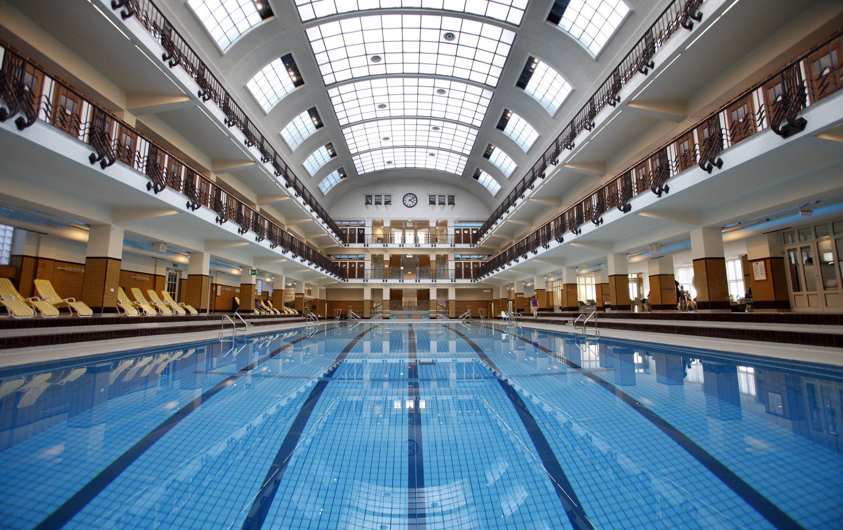 Die 5 schönsten Hallenbäder in Wien und Niederösterreich