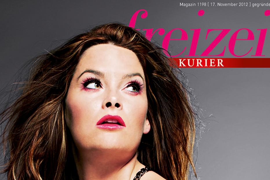 Das Cover des „Freizeit Kurier“ zeigt eine Frau mit braunem Haar und pinkfarbenem Lippenstift.