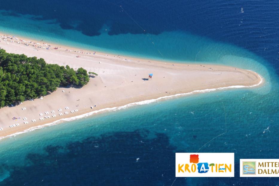 Luftaufnahme des Strandes Zlatni Rat (Goldenes Horn) in Kroatien.