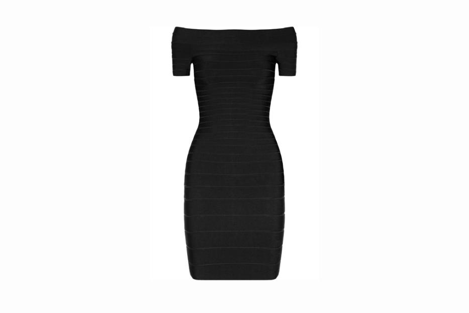 Ein schwarzes, figurbetontes, schulterfreies Kleid vor einem weißen Hintergrund.