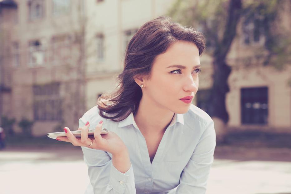 Online-Dating sorgt im realen Leben auch mal für böse Überraschungen, wenn geschummelt wurde.