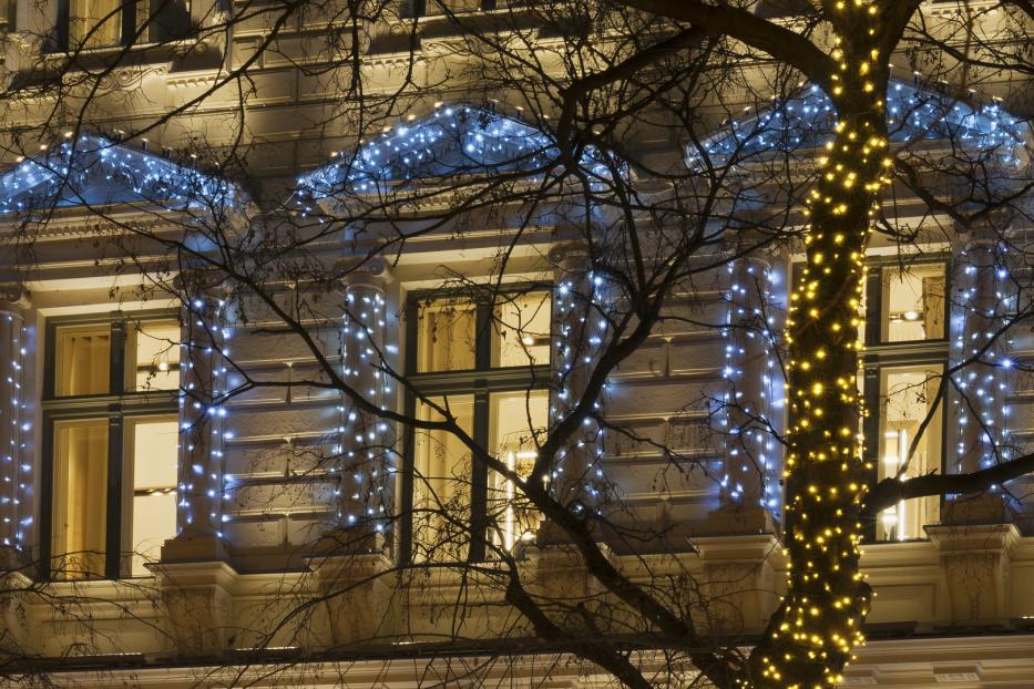 Festliche Weihnachtsbeleuchtung innen und außen kann teuer werden, wenn man nicht aufpasst