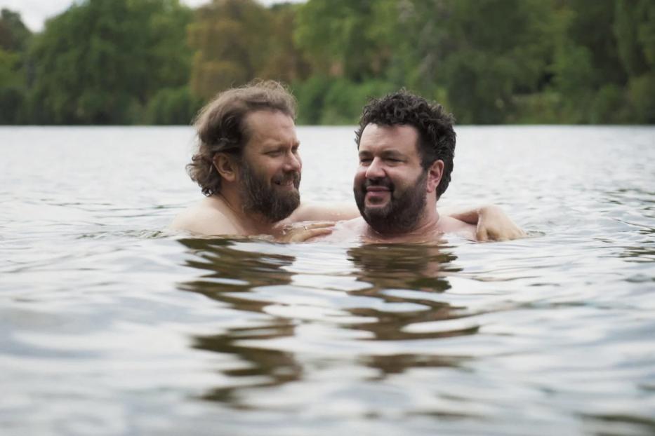 Zwei im See: Christian Ulmen unterwegs mit Polak (re.)