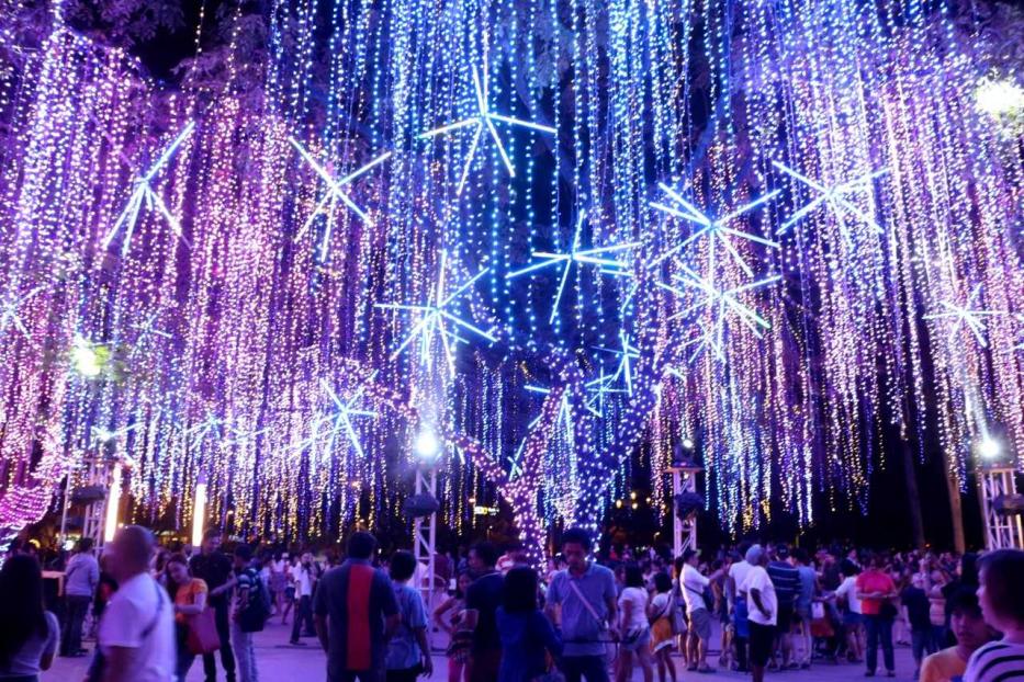 Ayala Triangle Gardens in der philippinischen Hauptstadt Manila.