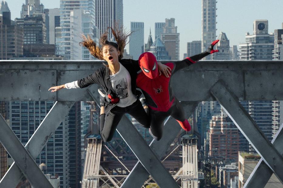 Machen einen fliegenden Abgang: Tom Holland als Spider-Man und Zendaya als seine Freundin MJ