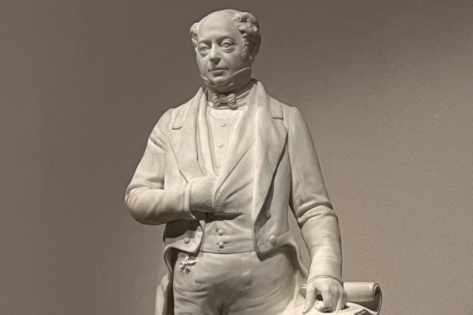 Miniatur der Statue Salomon Rothschilds für den Nordbahnhof von J. Meixner