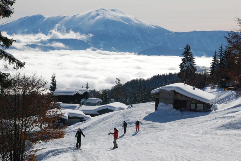 An klaren Tagen bietet das Panorama freie Sicht auf den Schneeberg