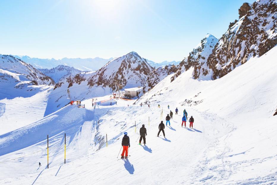 Nimmt man auf den Pisten Rücksicht auf andere Skifahrer, können viele Unfälle vermieden werden.