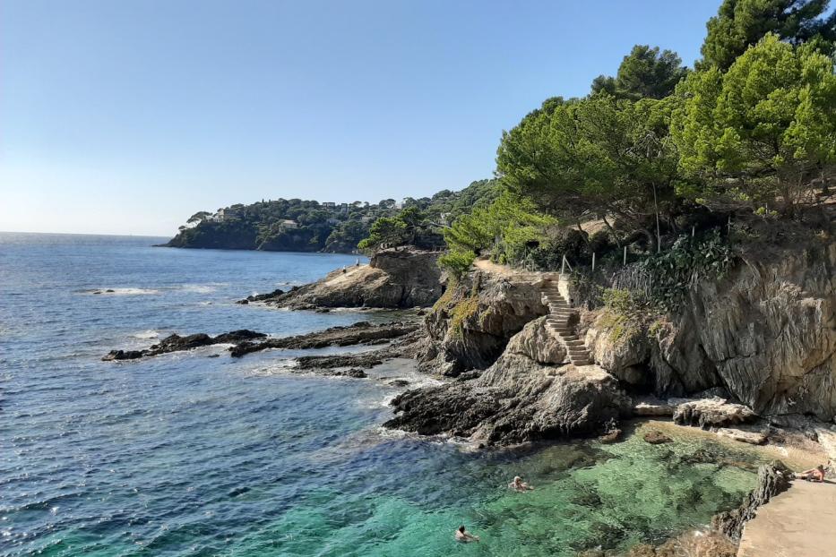 Badeort und südlichste Stadt der Provence: Schon die englische Königin Viktoria kam nach Hyères, die Hafenstadt gilt als ältester Winterferienort im Süden des Landes.