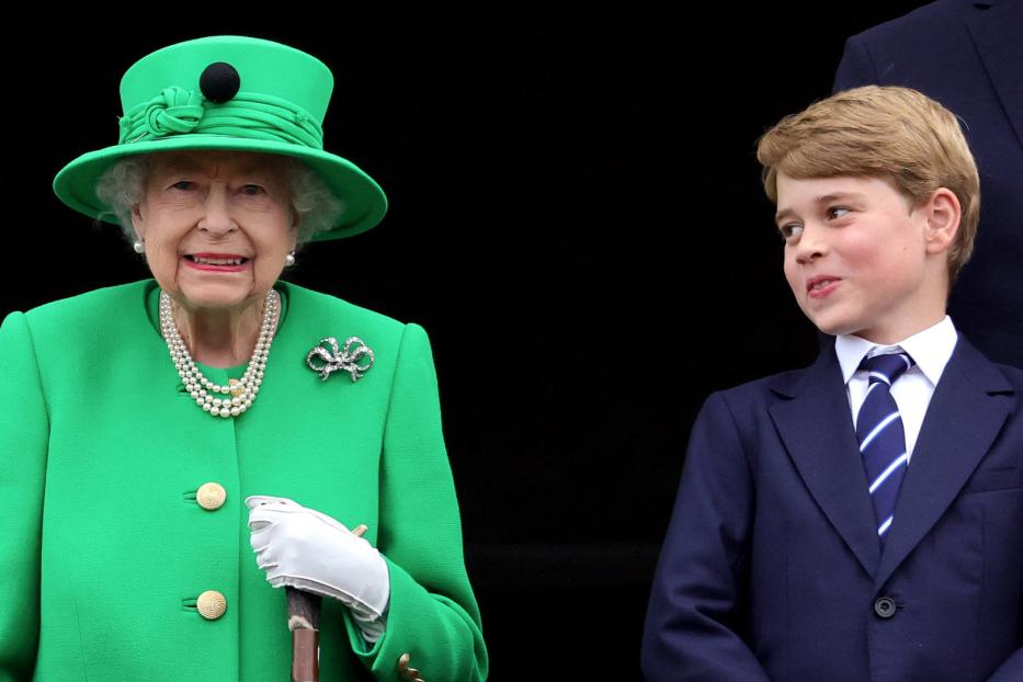 Queen Elizabeth II und Urenkel Prinz George