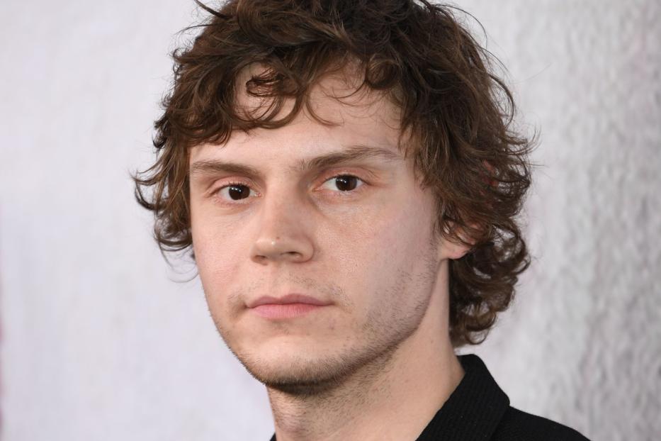 Evan Peters