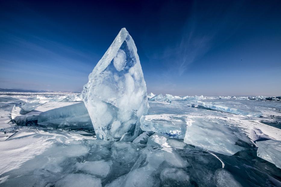 Foto von Eis am Balkalsee aus Michael Martins Bildband Terra. Gesichter der Erde 