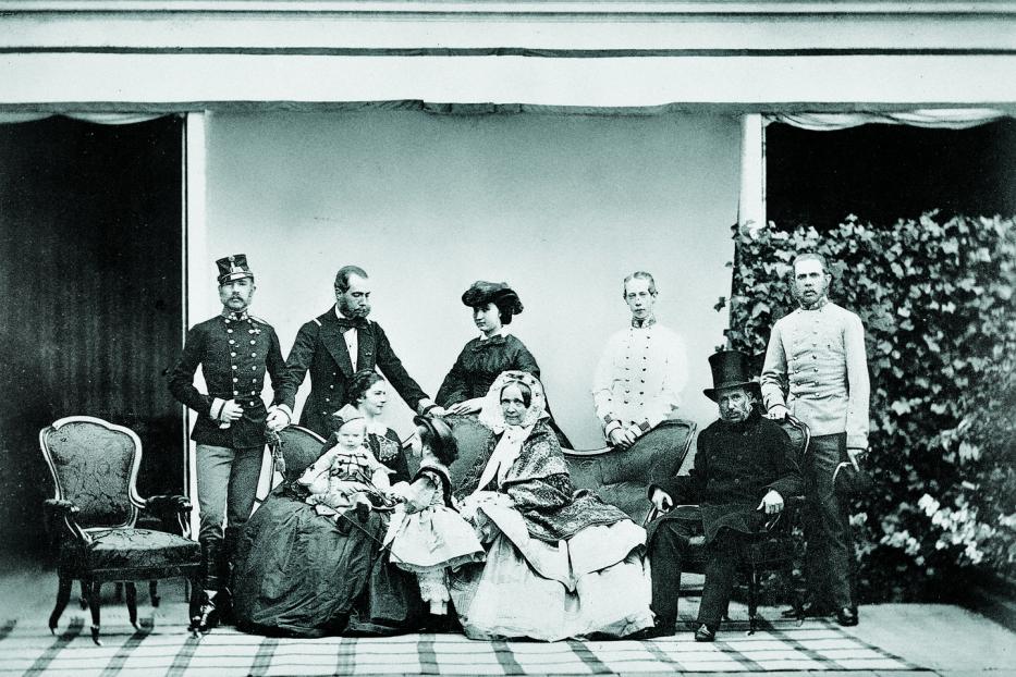 Ludwig Angerer fotografierte 1860 die „allerhöchste Kaiserfamilie“ – mit Sisi und ihren Kindern Gisela und Rudolf.