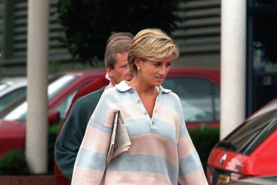 Prinzessin Diana mit Rugby-Shirt, Capri-Hose und ihrer D-Bag.