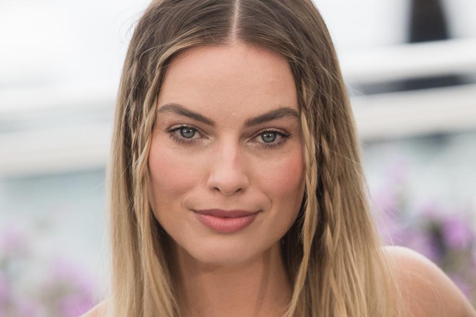 CANNES, FRANCE - MAY 22: Margot Robbie attends the photocall for "Once Upon A Time In Hollywood" during the 72nd annual Cannes Film Festival on May 22, 2019 in Cannes, France. (Photo by Samir Hussein/WireImage)