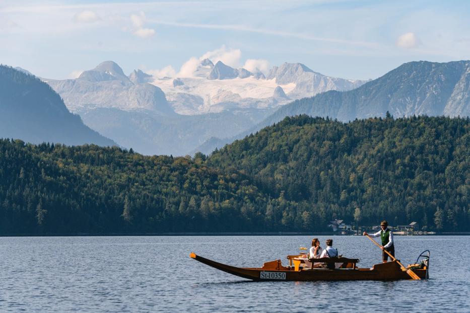 Frühstück auf einer Zille im Hallstätter See