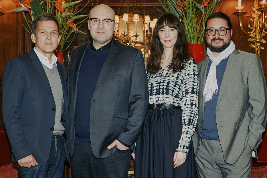 Am 24. April startet in Wien und Umgebung der Dreh zu &quot;Followers&quot; (v. li.): Christoph Schneider, Country Director Prime Video, Regisseur Marc Schlegel, Produzentin Constanze Schumann fungiert zudem gemeinsam mit Thomas W. Kiennast als Executive Producer