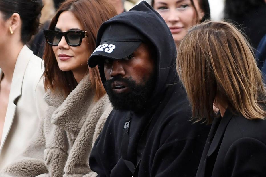 Kanye West in der Front Row bei einer Modenschau