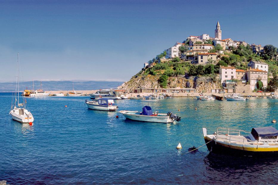 Der Ort Vrbnik liegt im kleinen Weinanbaugebiet der Insel Krk