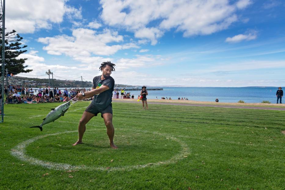 Beim Tunarama-Festival am 26. Januar werden in Port Lincoln die besten Thunfisch-Werfer ermittelt