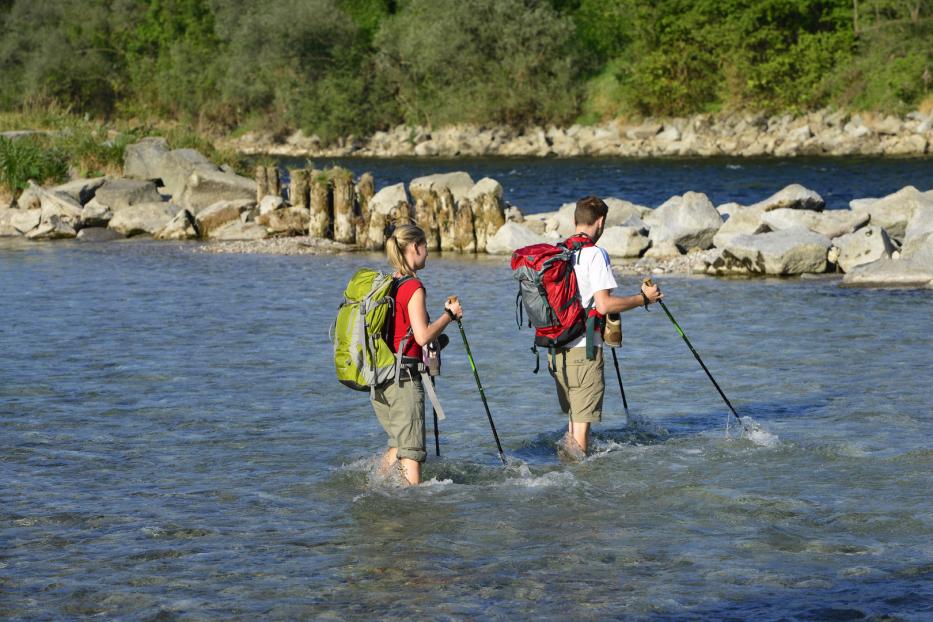 Wandern am und im Wasser: der Almtal-Weg bietet Überraschendes