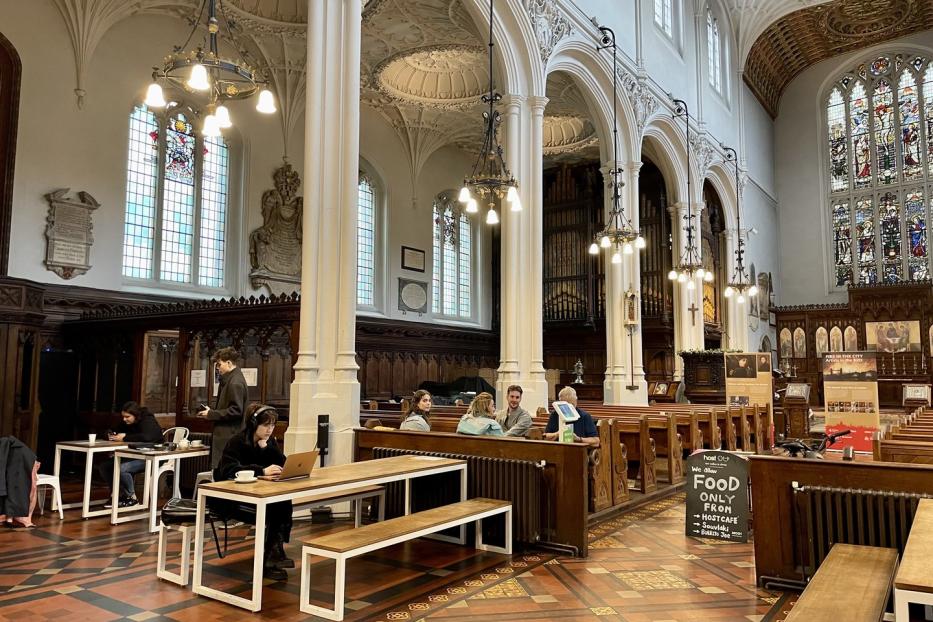 Host Café in der St. Mary Aldermary in Zentrallondon 