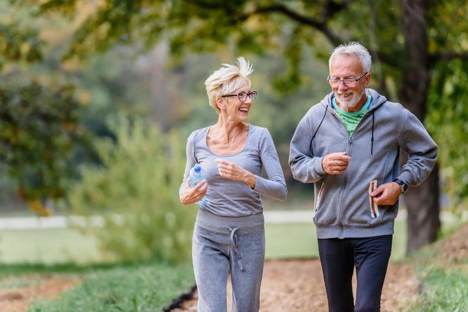 Frau und Mann beim Joggen