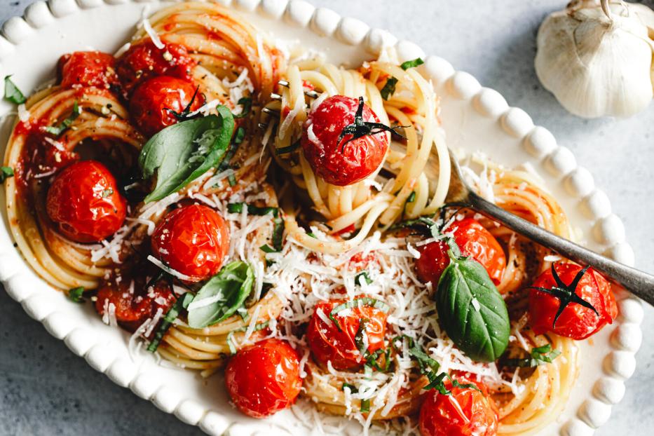 Pasta mit Kirschtomaten und Parmesan