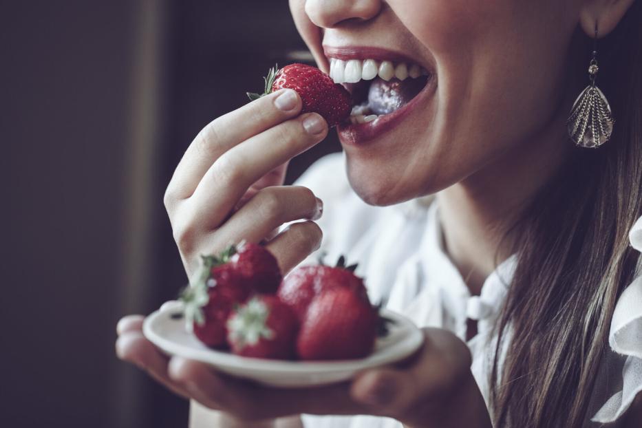 Frau mit Berry Lips