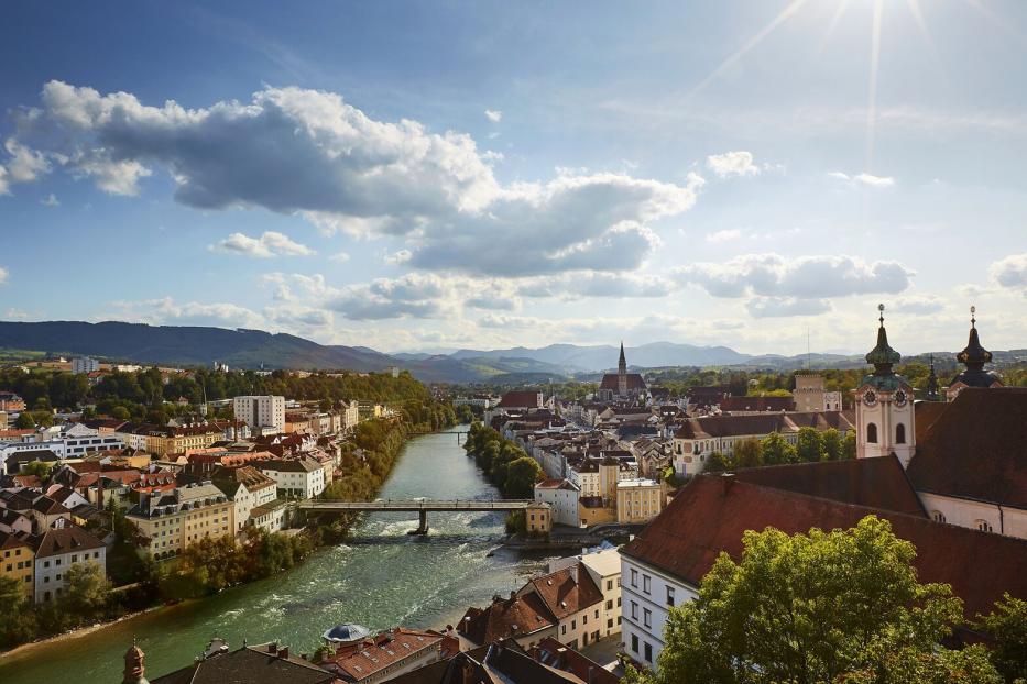 Die Steyrer Altstadt vom Tabor, einer Anhöhe, aus gesehen