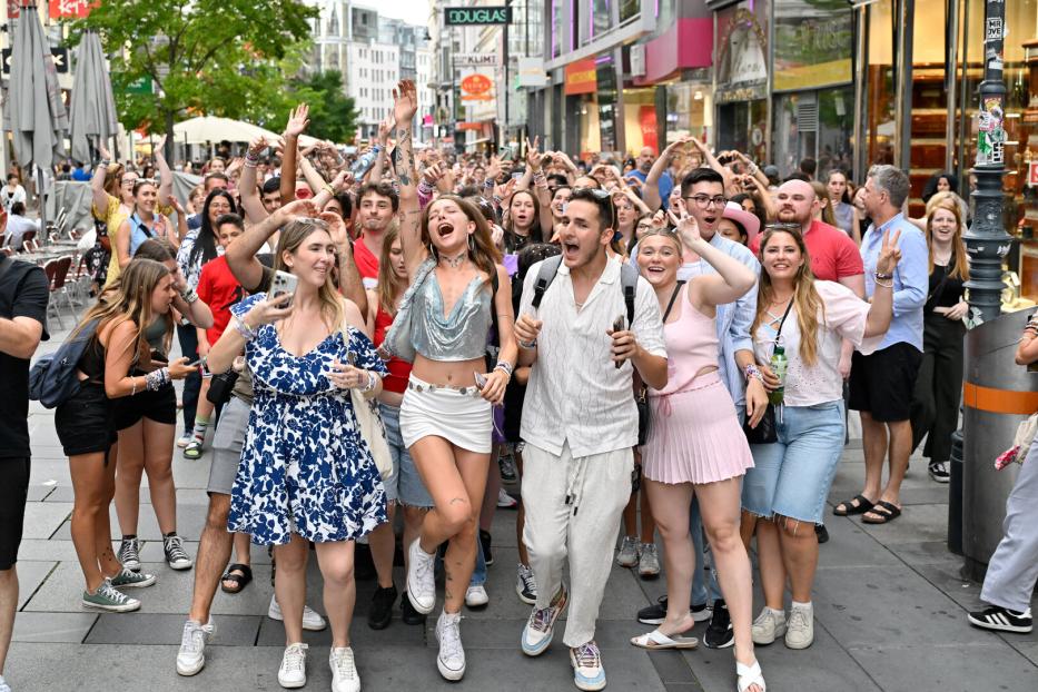 Swifties ziehen nach der Konzertabsage von Taylor Swift durch Wien