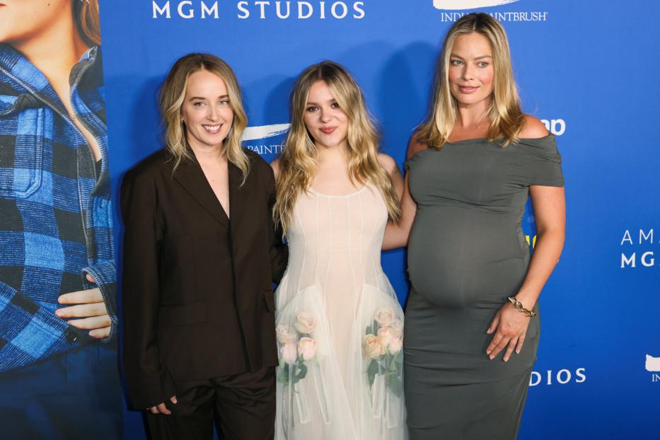 Margot Robbie zeigt ihren Babybauch