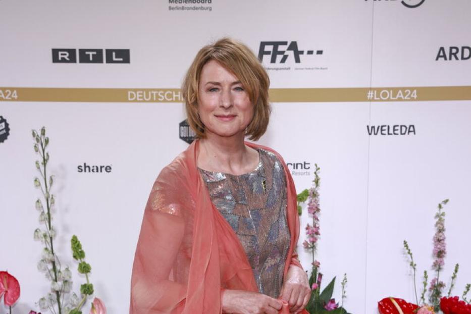 Corinna Harfouch posiert bei den German Film Awards in Berlin.