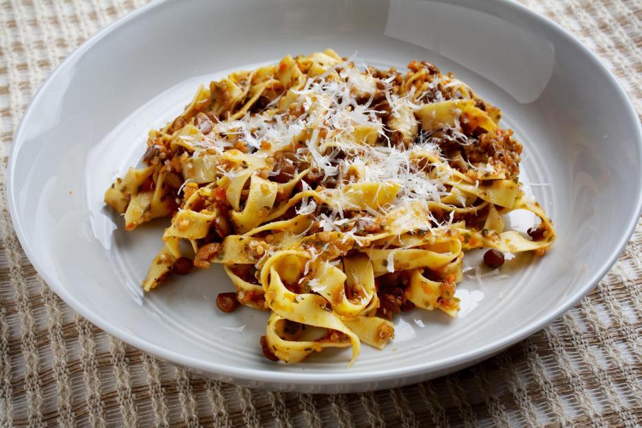 Vegane Linsen-Bolognese