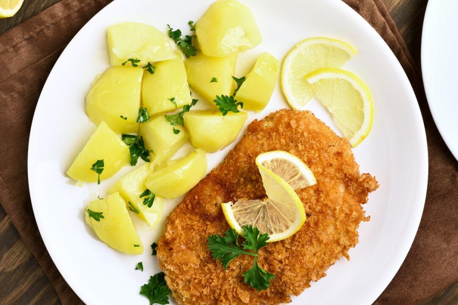 Schnitzel mit Erdäpfeln