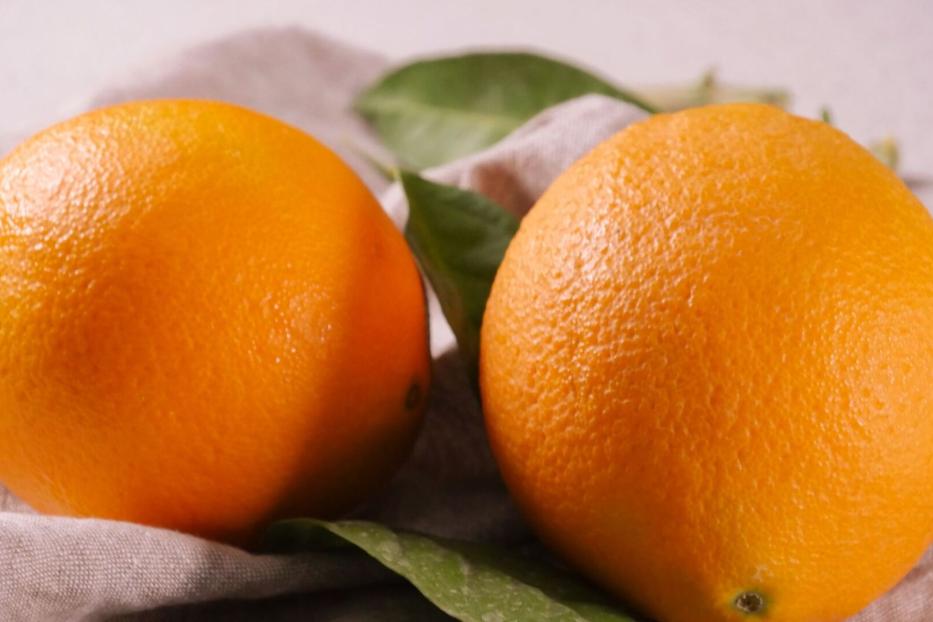 Orangen schmecken gut und liefern Vitamin C