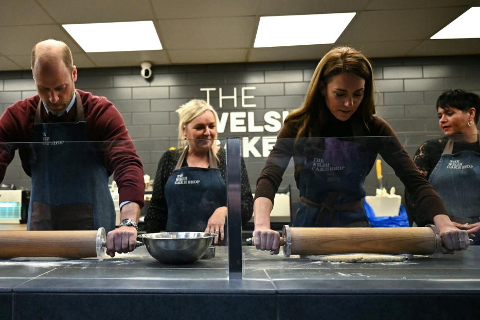 Prinz William und Kate beim Backen