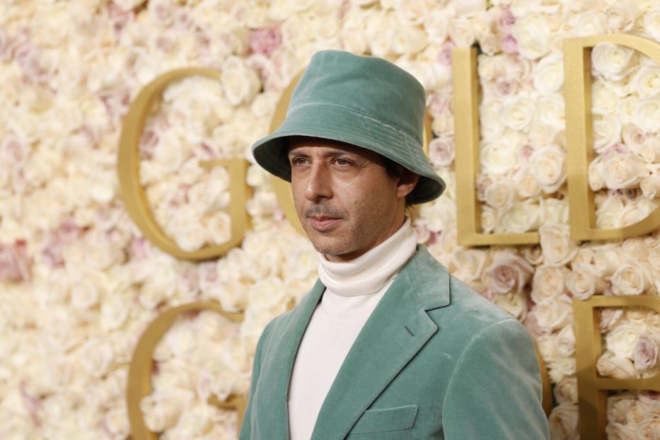 Jeremy Strong mit einem Bucket Hat
