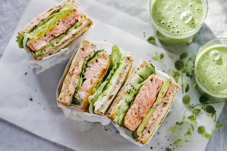 Toast-Sandwiches mit Lachs 