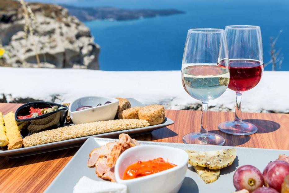 Foto vom griechischen Essen vor dem Meer - was kochen Europas Spitzenköche bei Greek Chefs Abroad