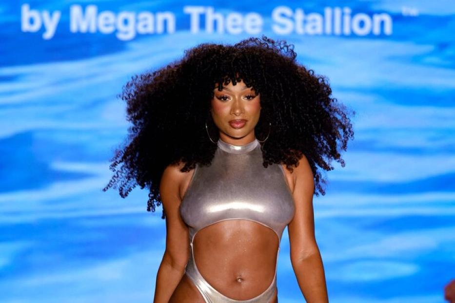 Rapperin Megan Thee Stalltion auf dem Catwalk bei der Miami Swim Week