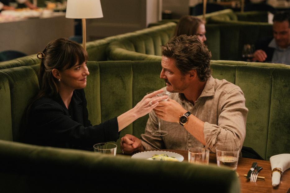 Dakota Johnson und Pedro Pascal am Set von The Materialists