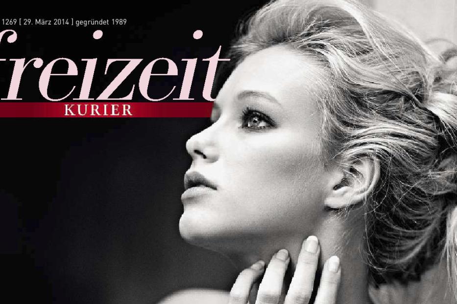 Schwarz-Weiß-Porträt einer Frau auf dem Cover des „Freizeit Kurier“.