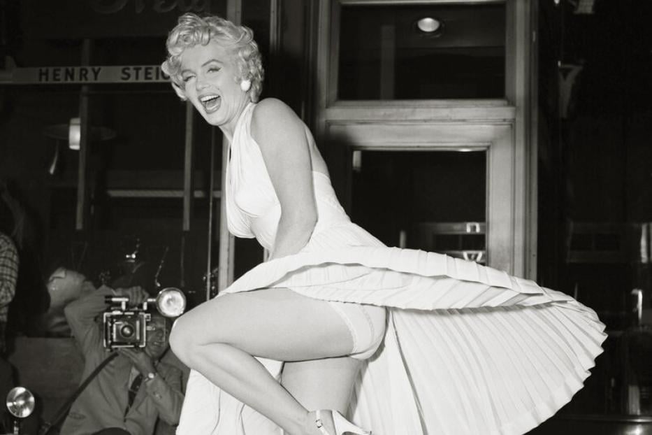 Marilyn Monroe lacht in der berühmten Filmszene aus "Das verflixte 7. Jahr": Während ihr Kleid vor Fotografen hochweht, sieht man ihre Unterwäsche von Hanro. .