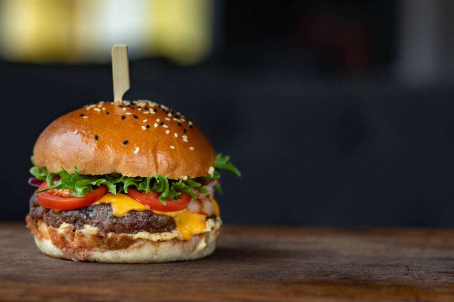 saftiger Cheese-Burger: Die besten Burger Lokale in Österreich