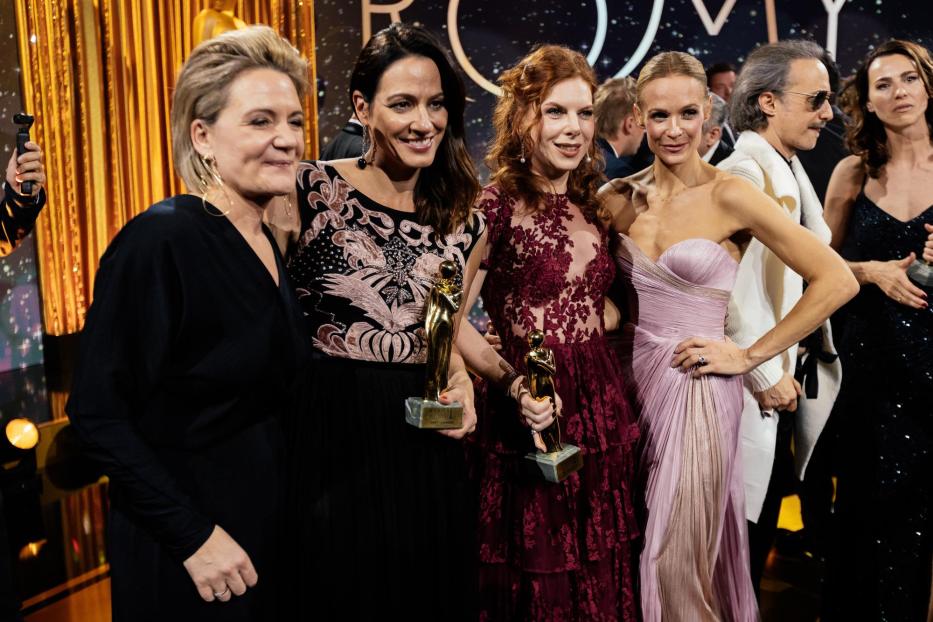 Power Frauen: ROMY-Gewinnerin Lisa Gadenstätter und Teresa Vogl mit Moderatorin Mirjam Weichselbraun 