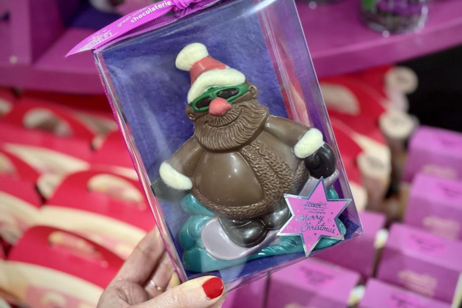 Schokosanta mit Sonnenbrille in Verpackung