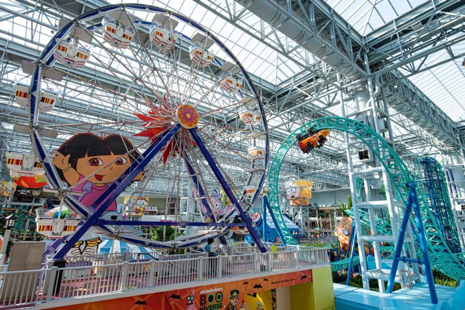 Der größte überdachte Freizeitpark der USA ist ein Teil der„Mall of America“.