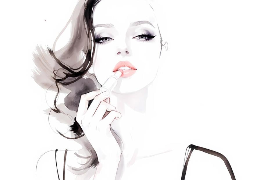 Eine Frau mit dunklem Haar trägt Lippenstift auf.