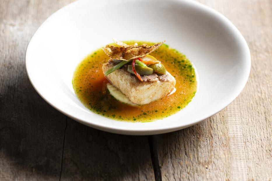 Zander Nizza, eine Speise von Andreas Döllerer